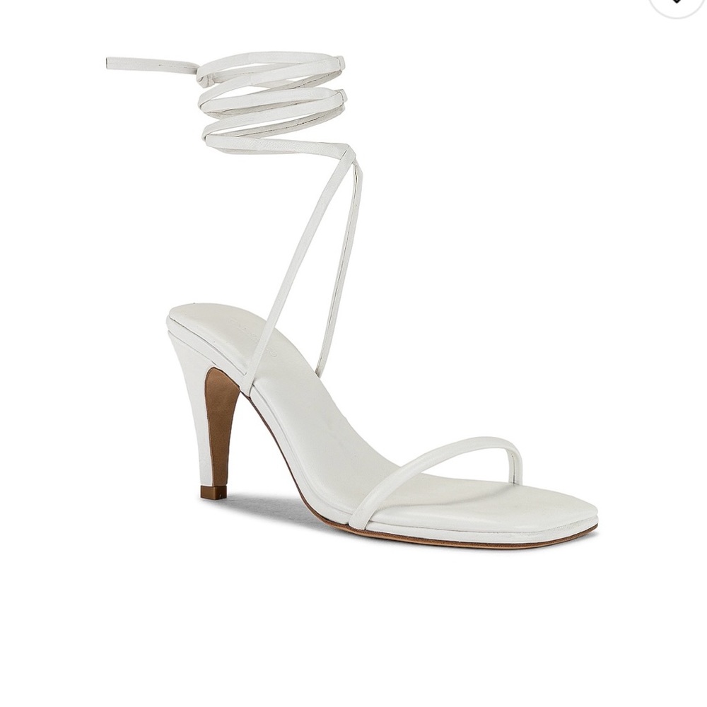 Tony Bianco Jenna Sandal in White Sheep Nappa Size 5.5